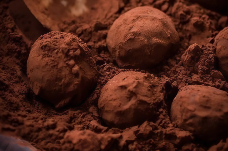 Трюфель из тёмного шоколада Трюфель из тёмного шоколада