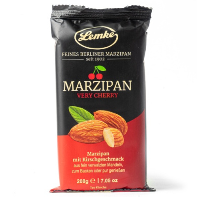 Марципан с вишней 500х500